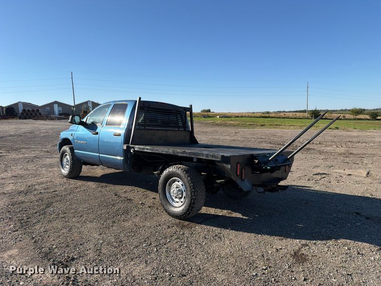 image for item FB5959 2003 Dodge Ram 3500 Crew Cab bale bed pickup truck