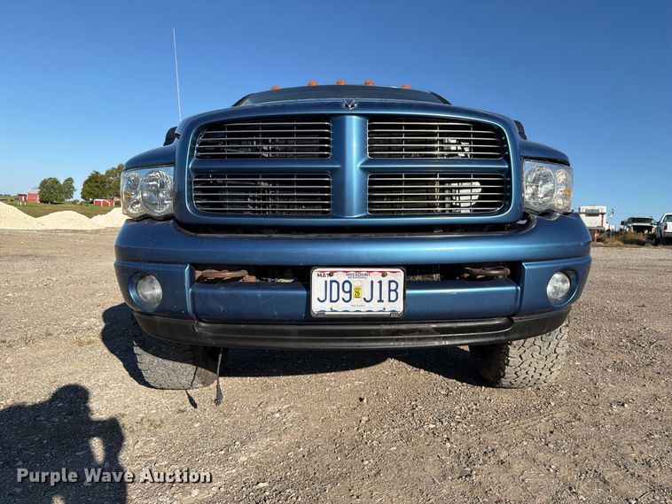 image for item FB5959 2003 Dodge Ram 3500 Crew Cab bale bed pickup truck