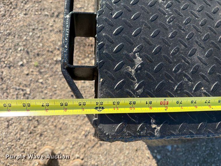 image for item FB5959 2003 Dodge Ram 3500 Crew Cab bale bed pickup truck
