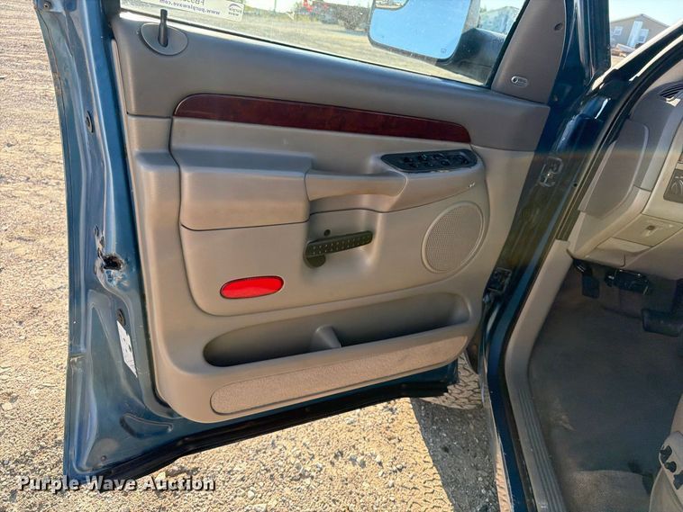 image for item FB5959 2003 Dodge Ram 3500 Crew Cab bale bed pickup truck