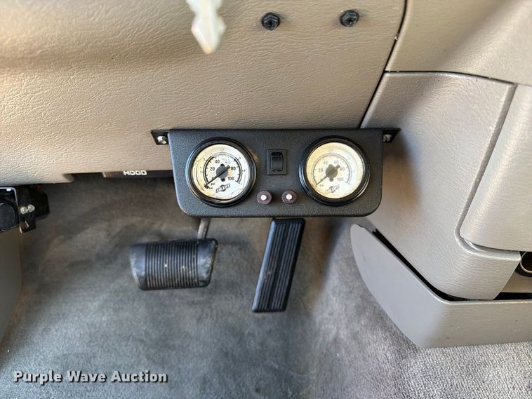 image for item FB5959 2003 Dodge Ram 3500 Crew Cab bale bed pickup truck