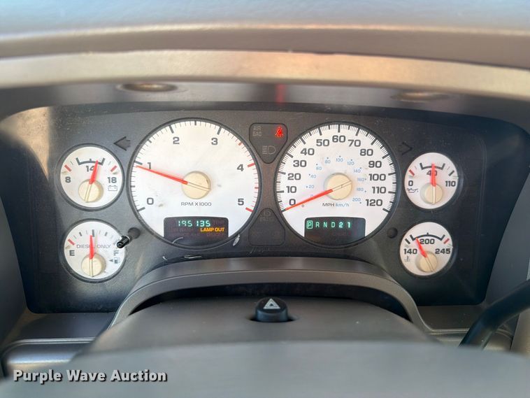 image for item FB5959 2003 Dodge Ram 3500 Crew Cab bale bed pickup truck
