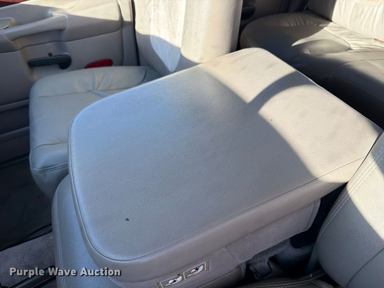 image for item FB5959 2003 Dodge Ram 3500 Crew Cab bale bed pickup truck