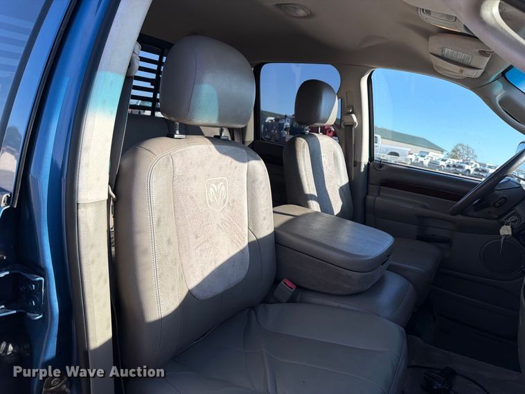 image for item FB5959 2003 Dodge Ram 3500 Crew Cab bale bed pickup truck