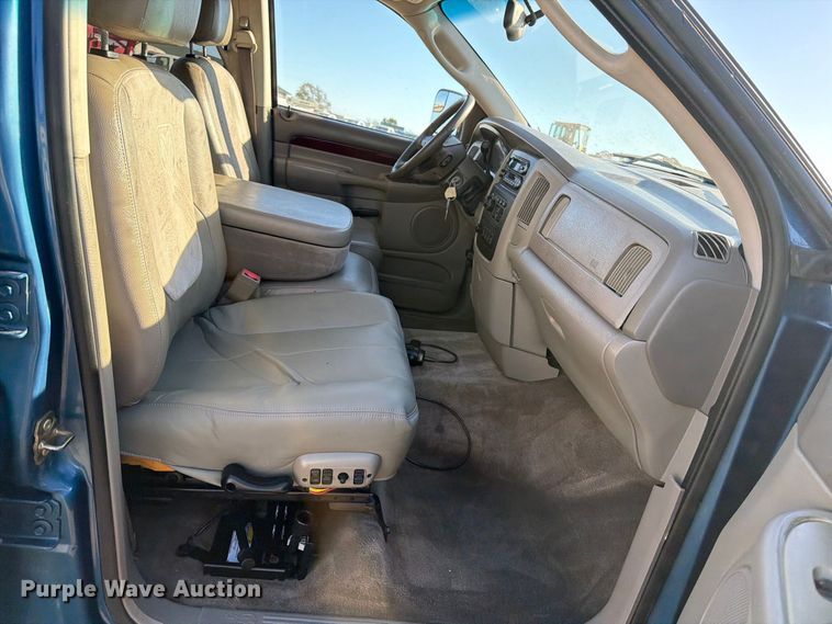image for item FB5959 2003 Dodge Ram 3500 Crew Cab bale bed pickup truck