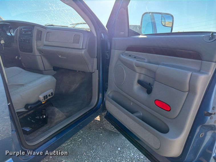 image for item FB5959 2003 Dodge Ram 3500 Crew Cab bale bed pickup truck