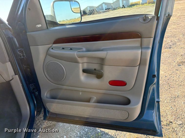 image for item FB5959 2003 Dodge Ram 3500 Crew Cab bale bed pickup truck