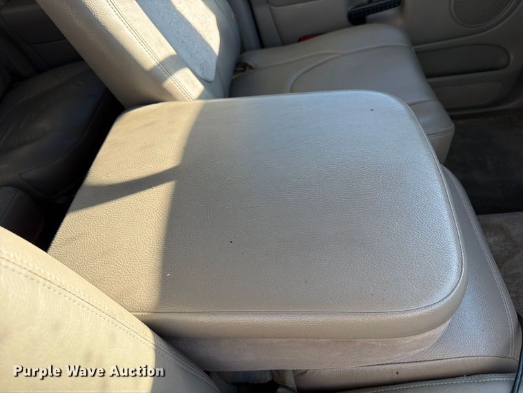 image for item FB5959 2003 Dodge Ram 3500 Crew Cab bale bed pickup truck