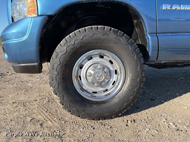 image for item FB5959 2003 Dodge Ram 3500 Crew Cab bale bed pickup truck