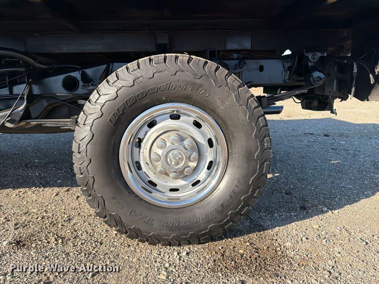 image for item FB5959 2003 Dodge Ram 3500 Crew Cab bale bed pickup truck