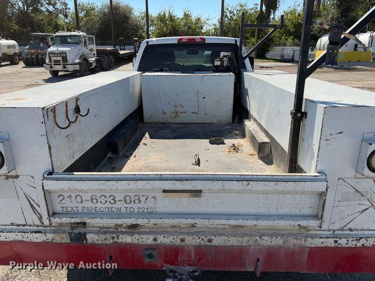 image for item FB8361 2017 Chevrolet Silverado 3500HD Crew Cab utility bed pickup truck