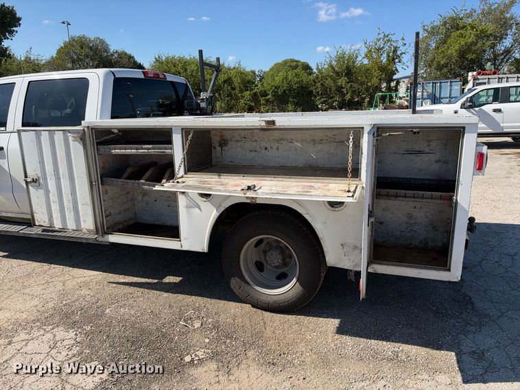 image for item FB8361 2017 Chevrolet Silverado 3500HD Crew Cab utility bed pickup truck