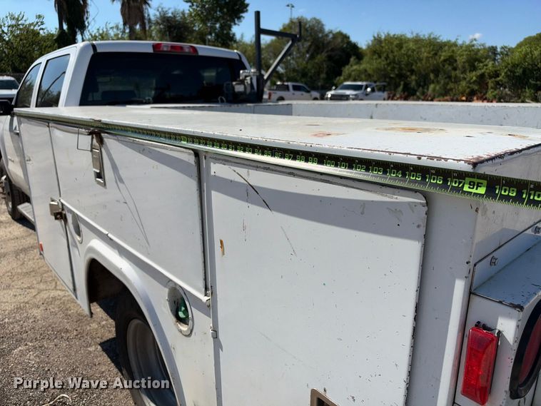 image for item FB8361 2017 Chevrolet Silverado 3500HD Crew Cab utility bed pickup truck