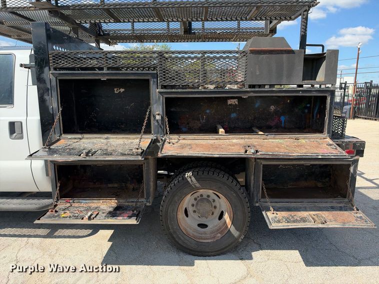 image for item FB8362 2015 Ford F550 utility / service truck
