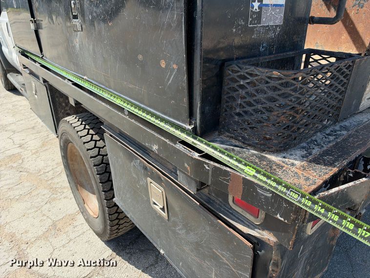 image for item FB8362 2015 Ford F550 utility / service truck