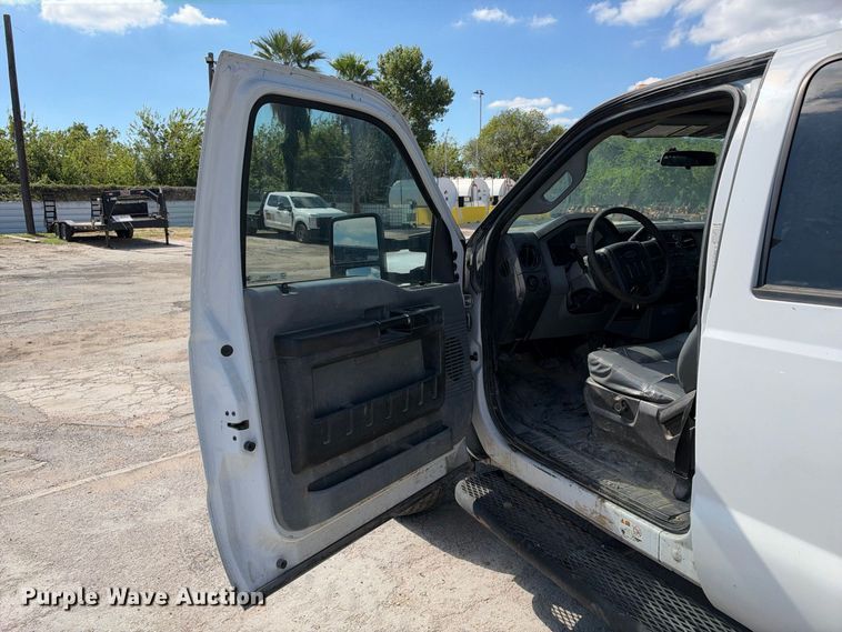 image for item FB8362 2015 Ford F550 utility / service truck