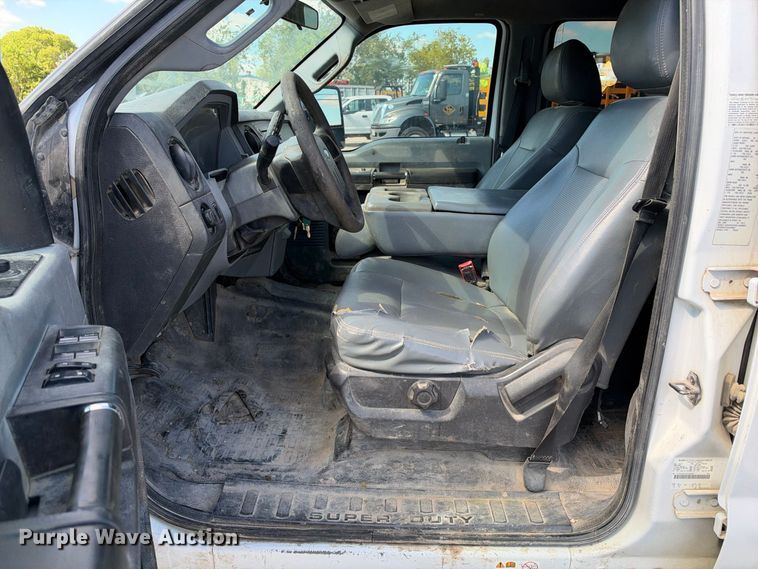 image for item FB8362 2015 Ford F550 utility / service truck