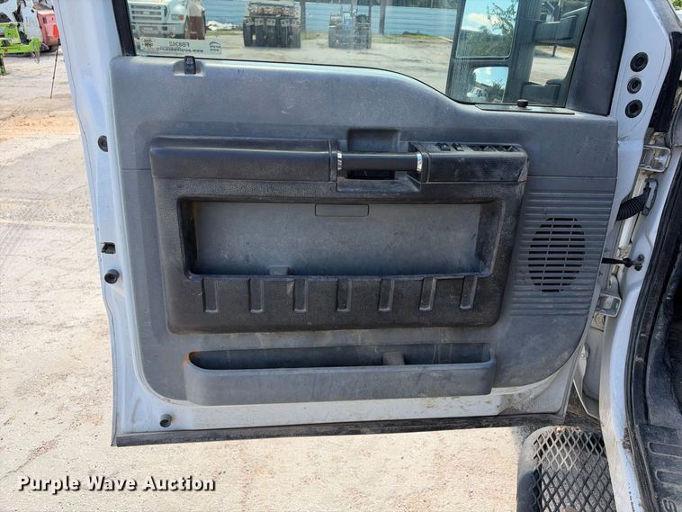 image for item FB8362 2015 Ford F550 utility / service truck