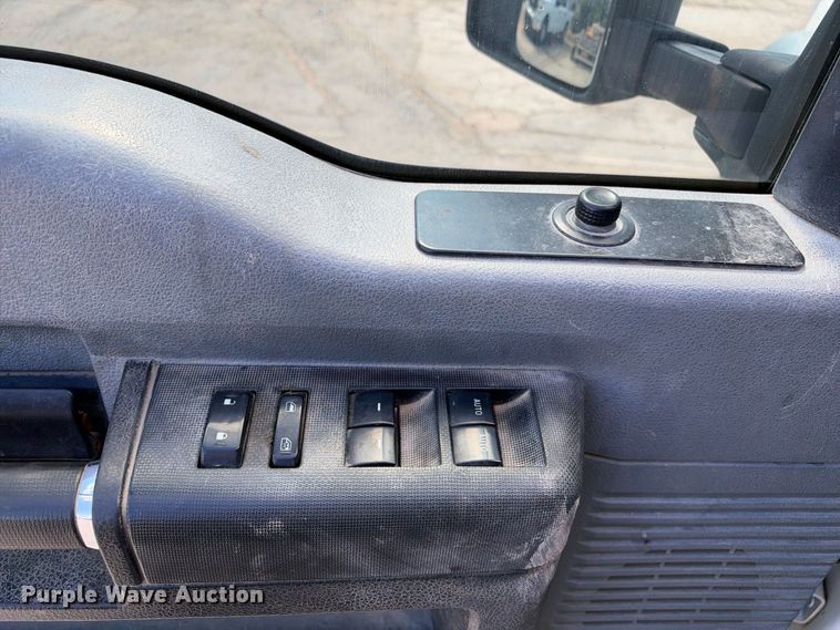 image for item FB8362 2015 Ford F550 utility / service truck