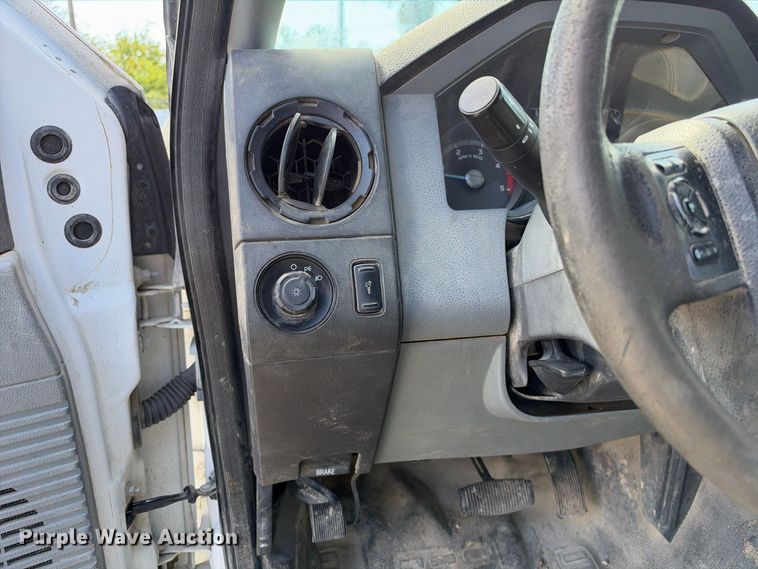 image for item FB8362 2015 Ford F550 utility / service truck