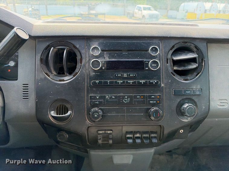 image for item FB8362 2015 Ford F550 utility / service truck