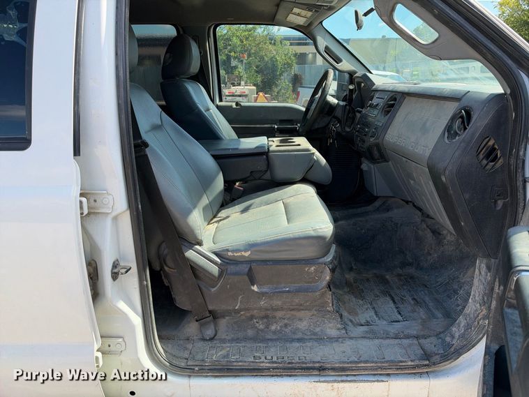 image for item FB8362 2015 Ford F550 utility / service truck
