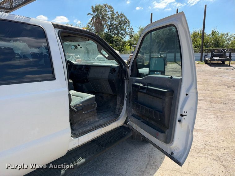 image for item FB8362 2015 Ford F550 utility / service truck