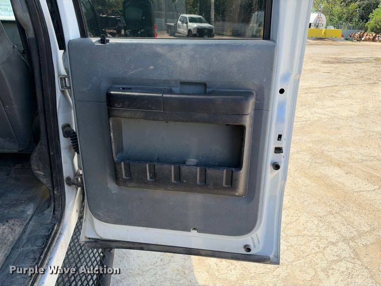 image for item FB8362 2015 Ford F550 utility / service truck