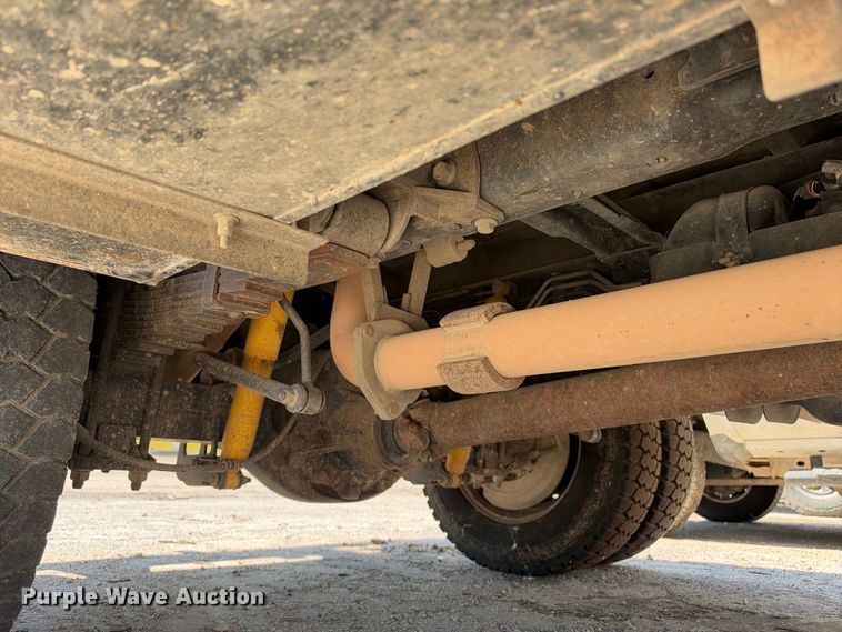 image for item FB8362 2015 Ford F550 utility / service truck