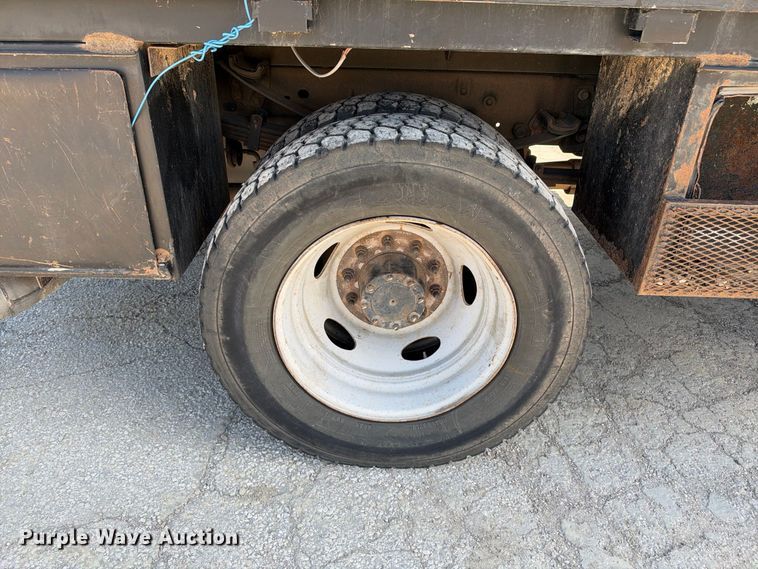 image for item FB8362 2015 Ford F550 utility / service truck