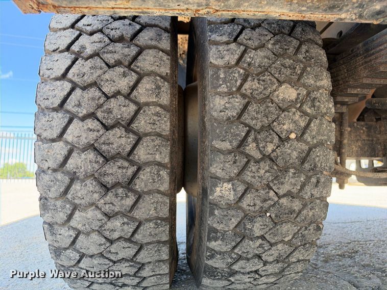 image for item FB8362 2015 Ford F550 utility / service truck
