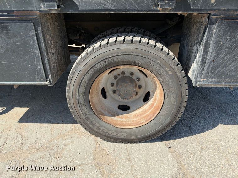 image for item FB8362 2015 Ford F550 utility / service truck
