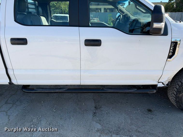 image for item FB8372 2019 Ford F250 Super Duty Crew Cab pickup truck