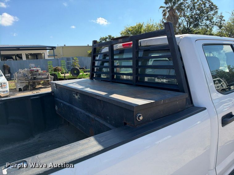 image for item FB8372 2019 Ford F250 Super Duty Crew Cab pickup truck
