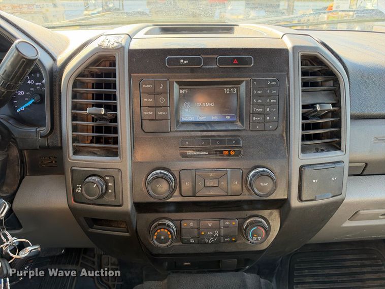 image for item FB8372 2019 Ford F250 Super Duty Crew Cab pickup truck