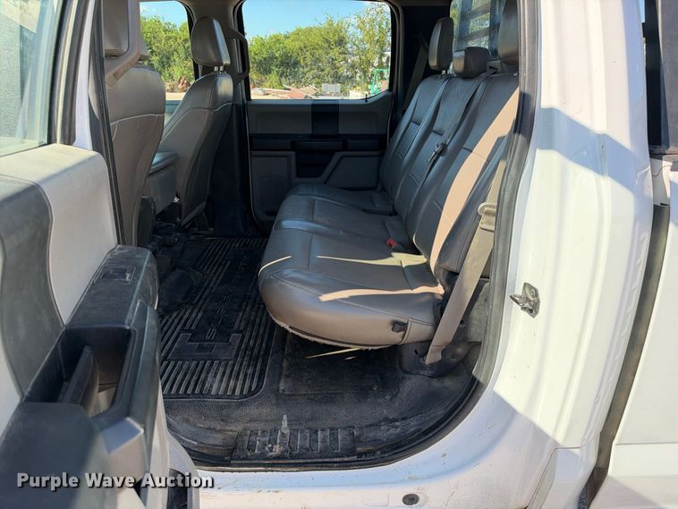 image for item FB8372 2019 Ford F250 Super Duty Crew Cab pickup truck