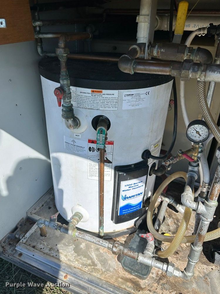 image for item FB8978 1991 Prevost XL- 40 Angola RV