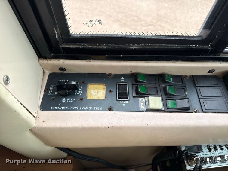 image for item FB8978 1991 Prevost XL- 40 Angola RV