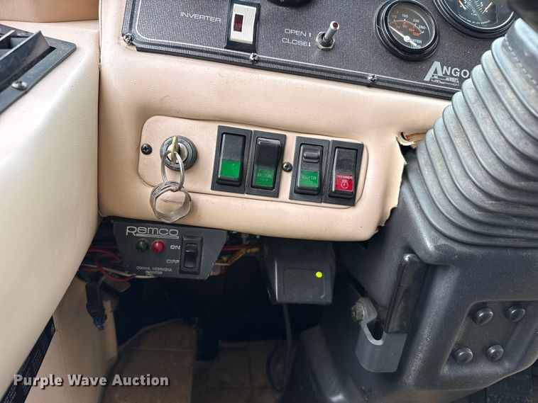 image for item FB8978 1991 Prevost XL- 40 Angola RV