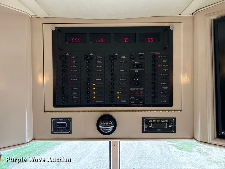 image for item FB8978 1991 Prevost XL- 40 Angola RV