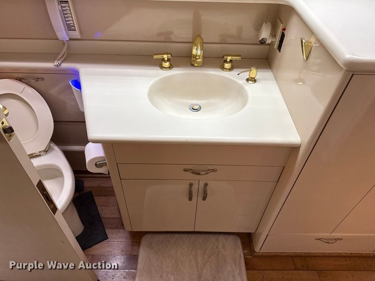 image for item FB8978 1991 Prevost XL- 40 Angola RV