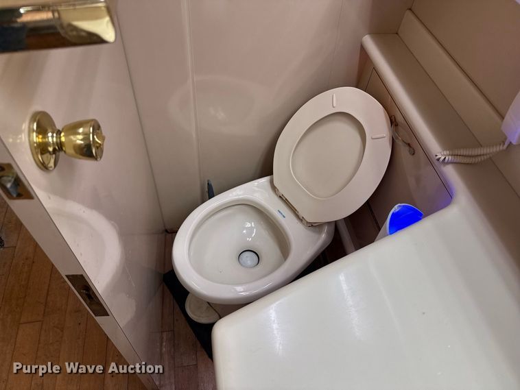 image for item FB8978 1991 Prevost XL- 40 Angola RV