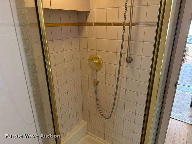 image for item FB8978 1991 Prevost XL- 40 Angola RV
