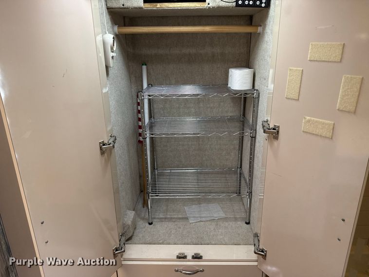 image for item FB8978 1991 Prevost XL- 40 Angola RV
