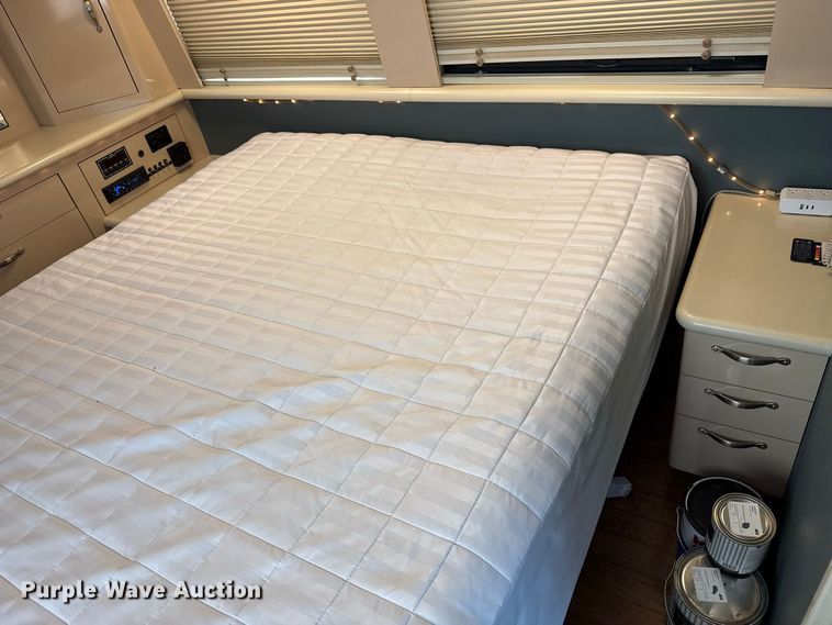 image for item FB8978 1991 Prevost XL- 40 Angola RV