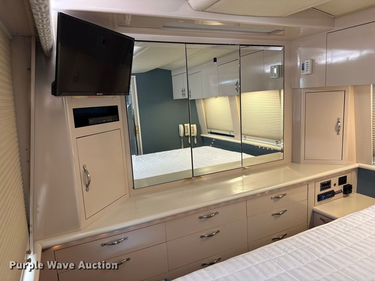 image for item FB8978 1991 Prevost XL- 40 Angola RV