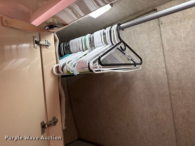image for item FB8978 1991 Prevost XL- 40 Angola RV