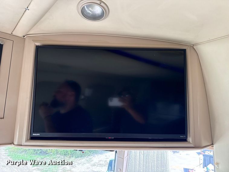 image for item FB8978 1991 Prevost XL- 40 Angola RV