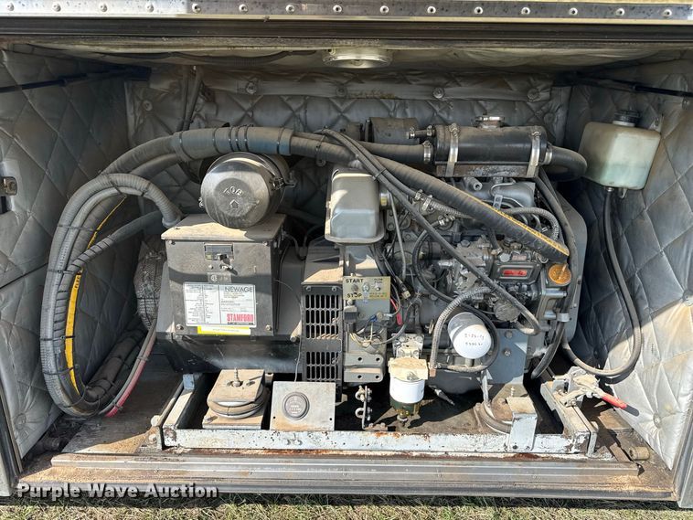 image for item FB8978 1991 Prevost XL- 40 Angola RV