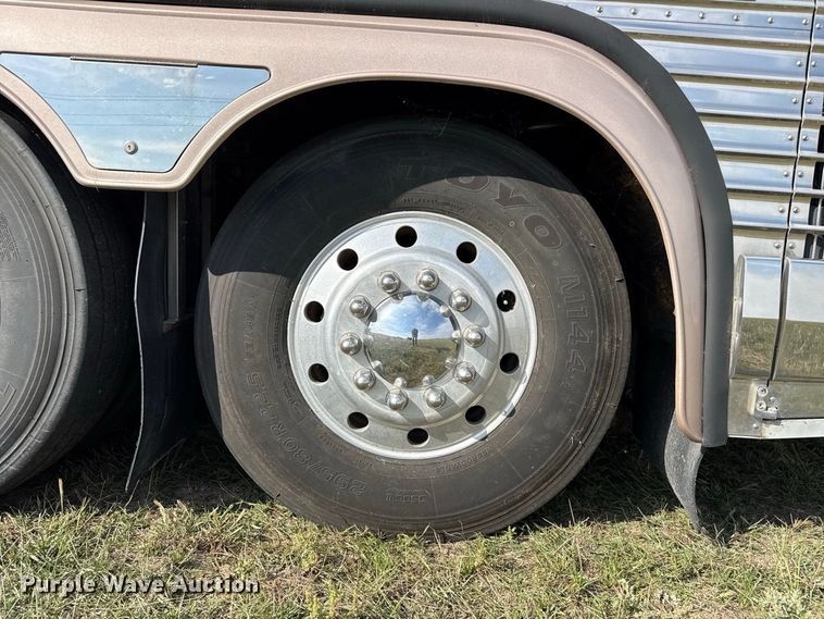 image for item FB8978 1991 Prevost XL- 40 Angola RV